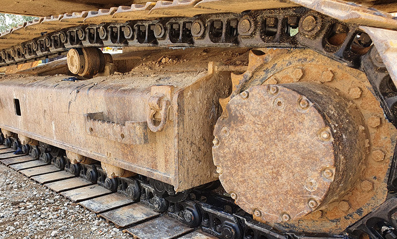 4 TIPS FOR MAINTAINING THE UNDERCARRIAGE OF YOUR EXCAVATOR